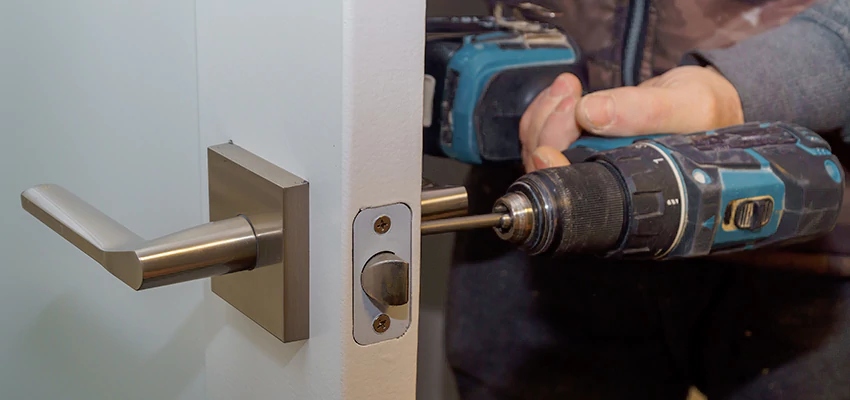 Broken Door Handle Lock Repair in Clearwater, Florida